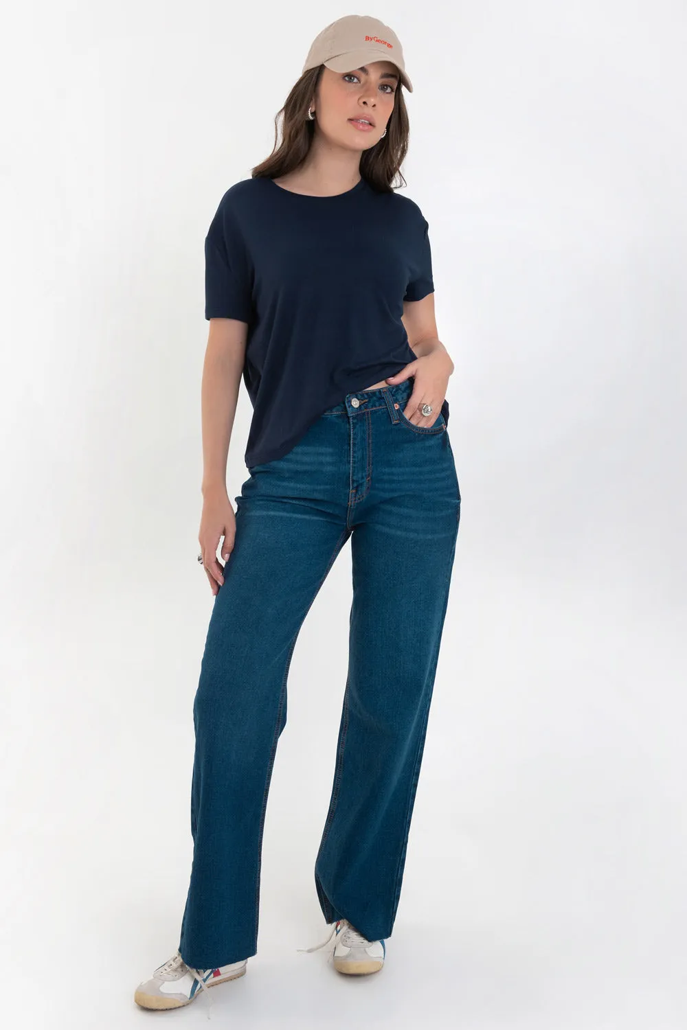 Pantalón denim fit flare con rotos