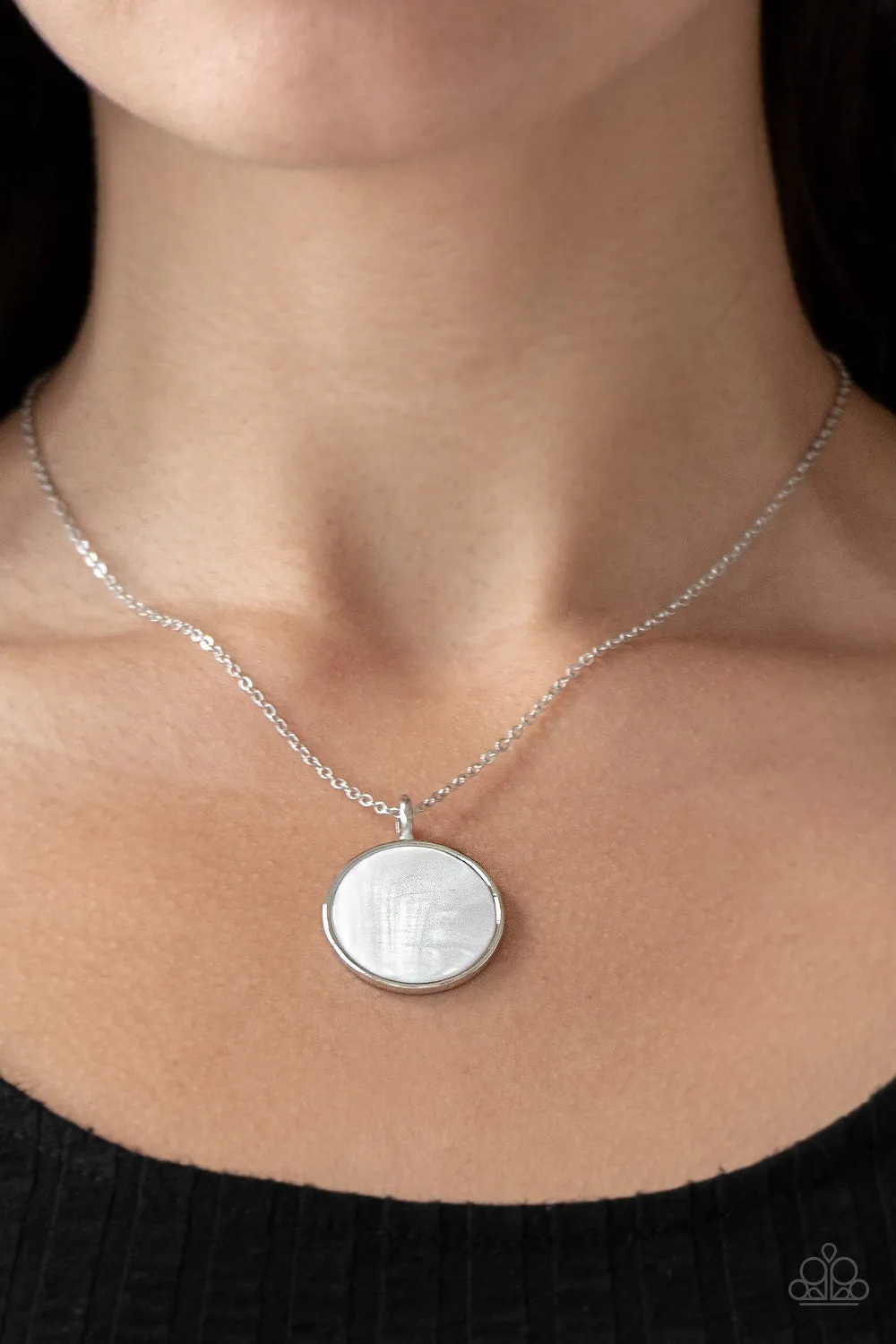 Paparazzi Shimmering Seashores Necklace White
