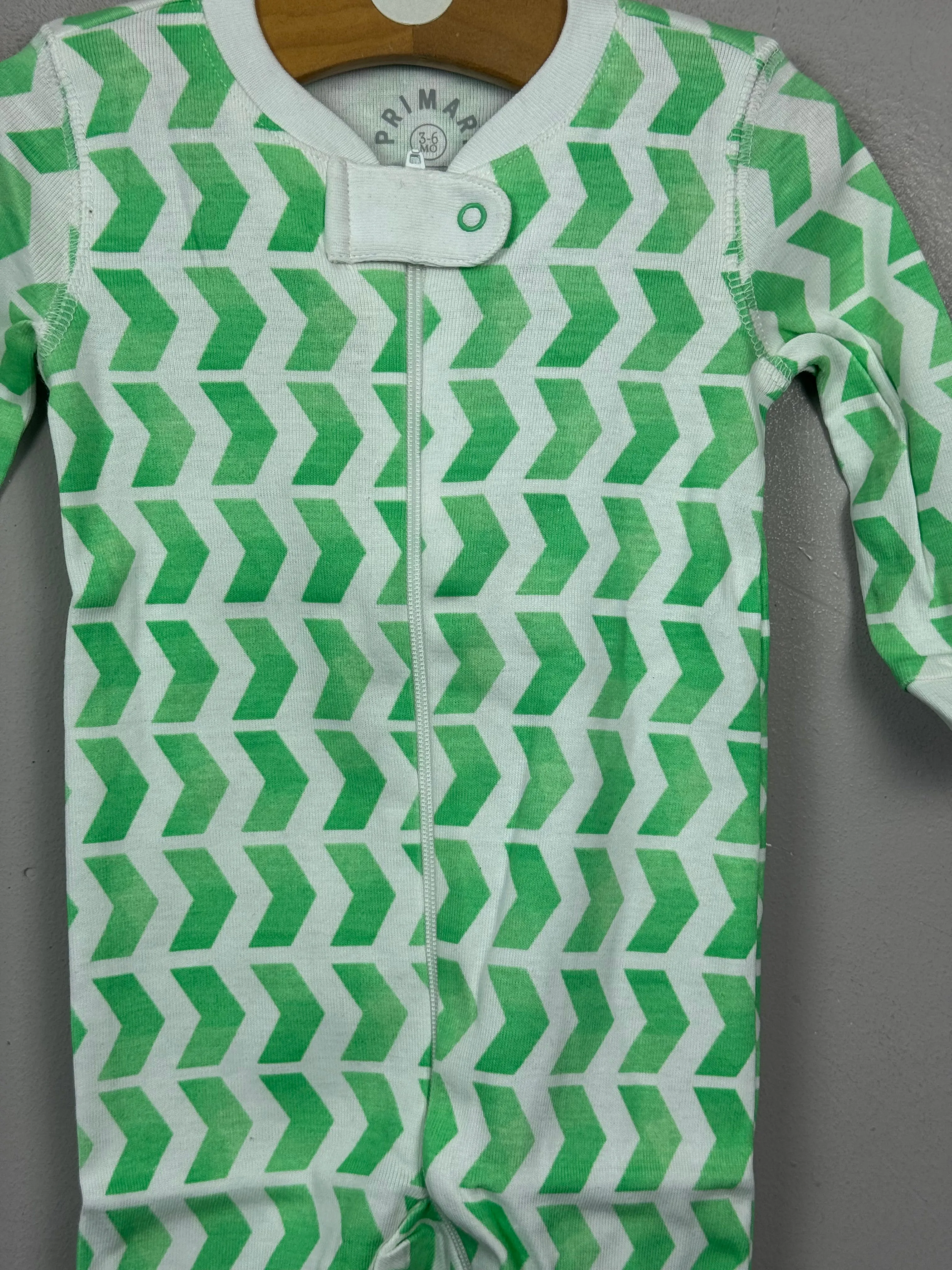 Primary Organic Sleepsuit - Green Chevron 3-6m NEW