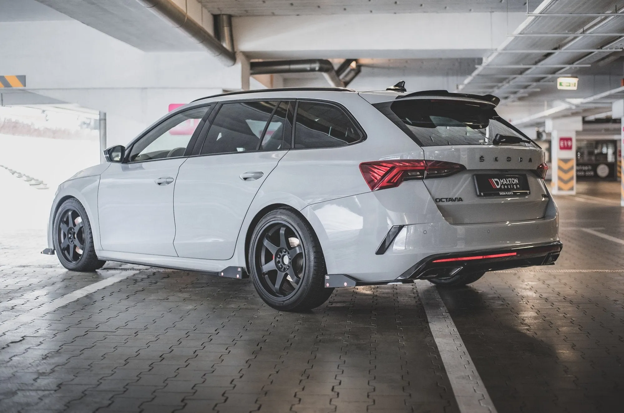 Side Skirts Diffusers V.2   Flaps Skoda Octavia RS Mk4