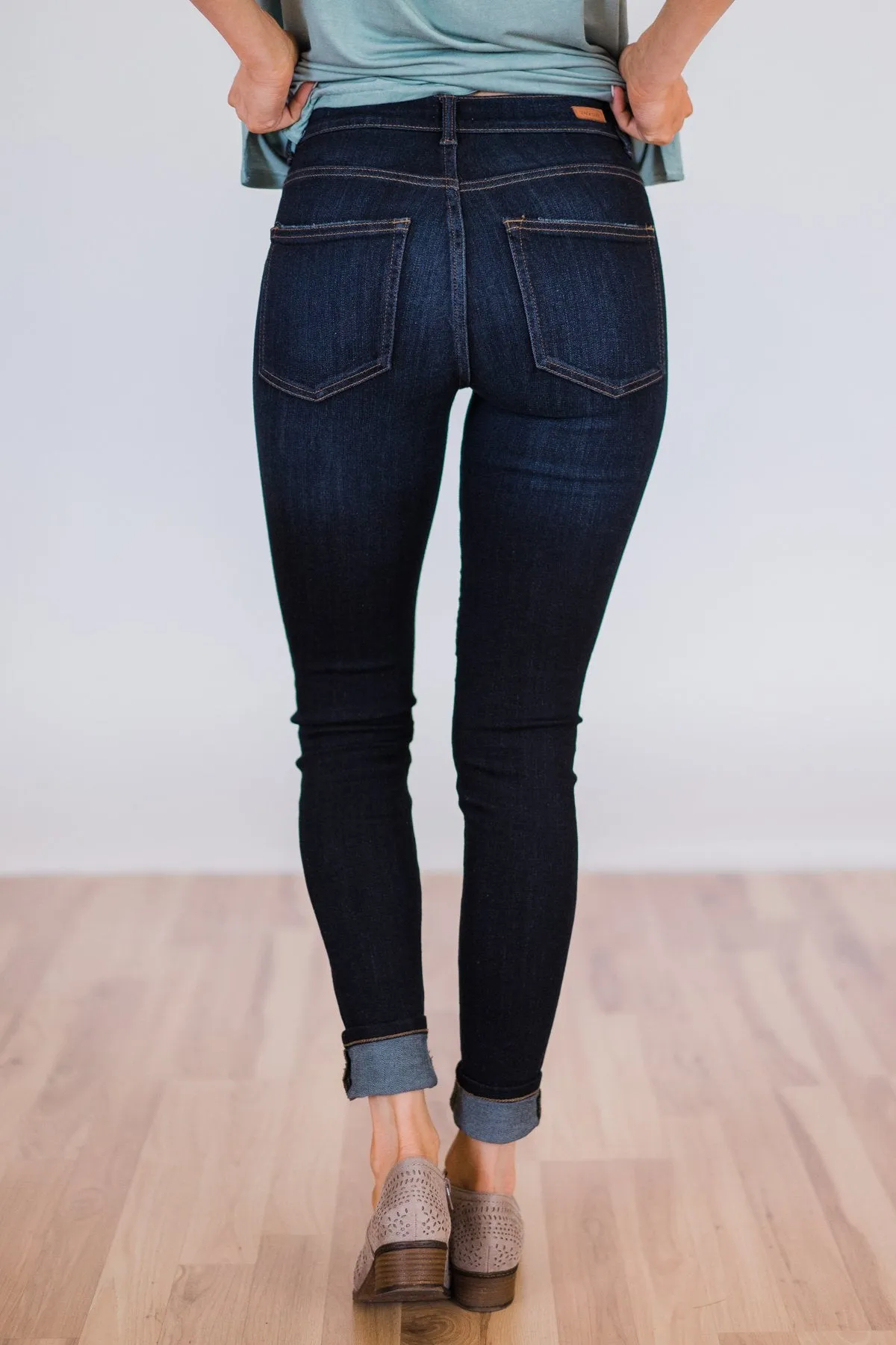 Sneak Peek Jeans- Kimberly Wash