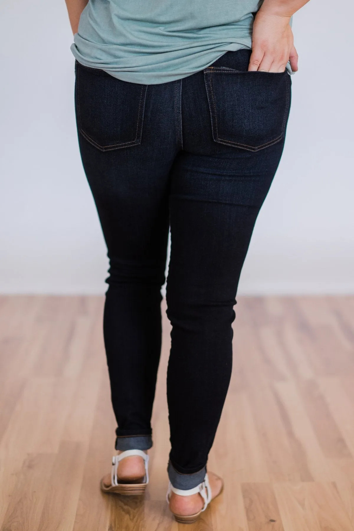 Sneak Peek Jeans- Kimberly Wash