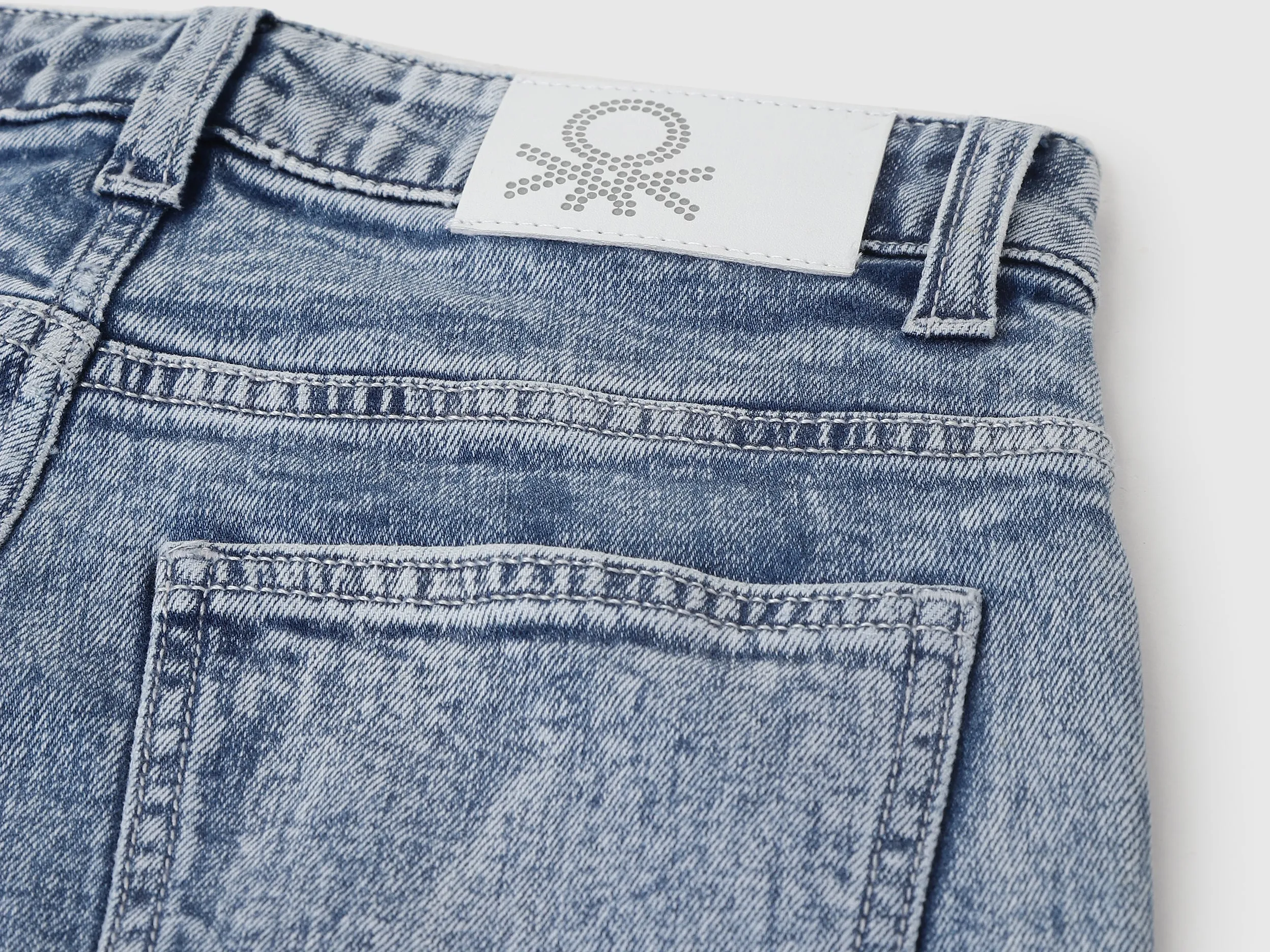 Solid Pattern Straight Fit Jeans