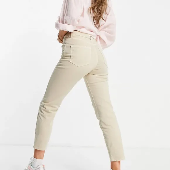 Stradivarius brand new mom slim fit jeans