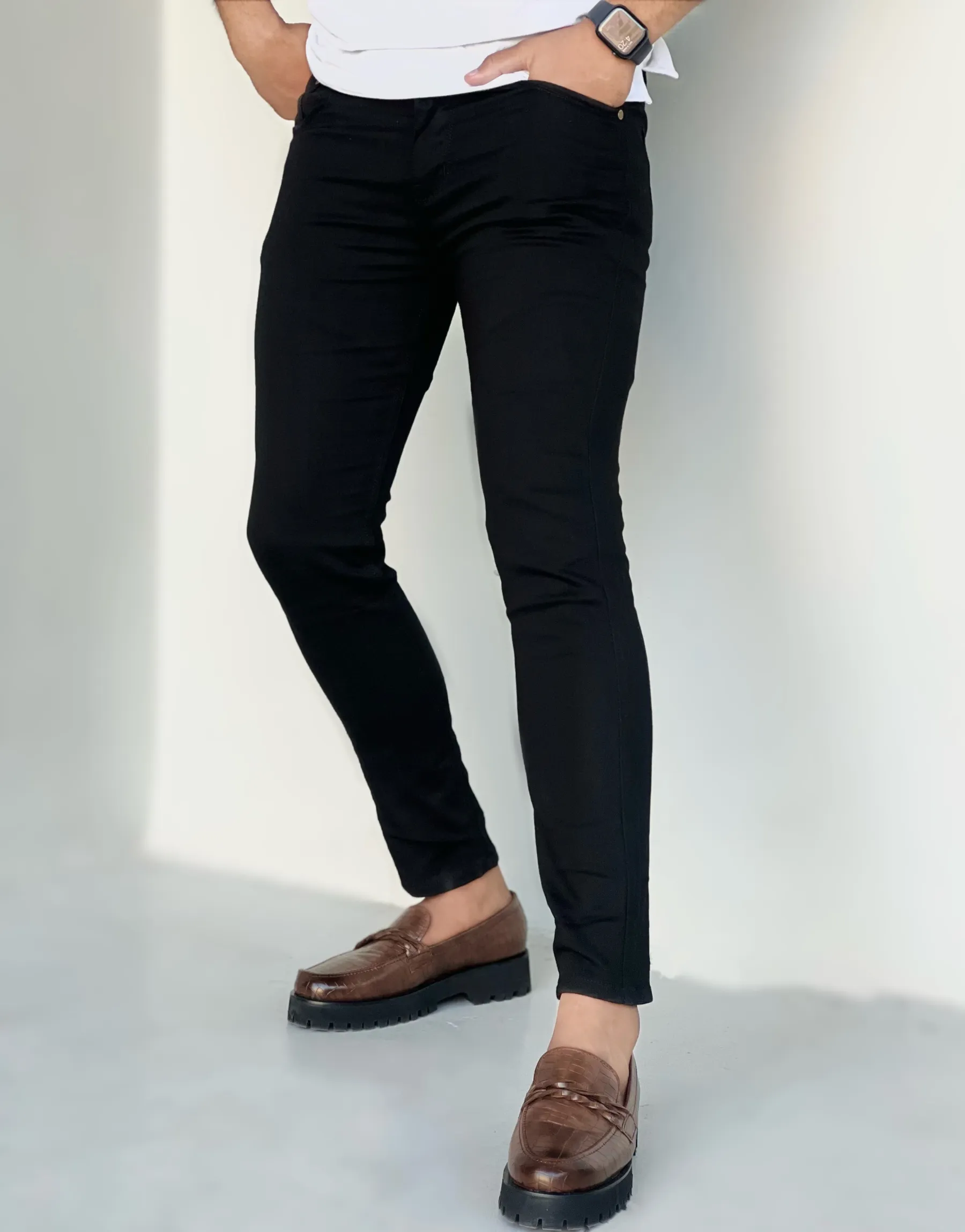 STRETCHABLE SLIM FIT JEANS (JET BLACK) 01