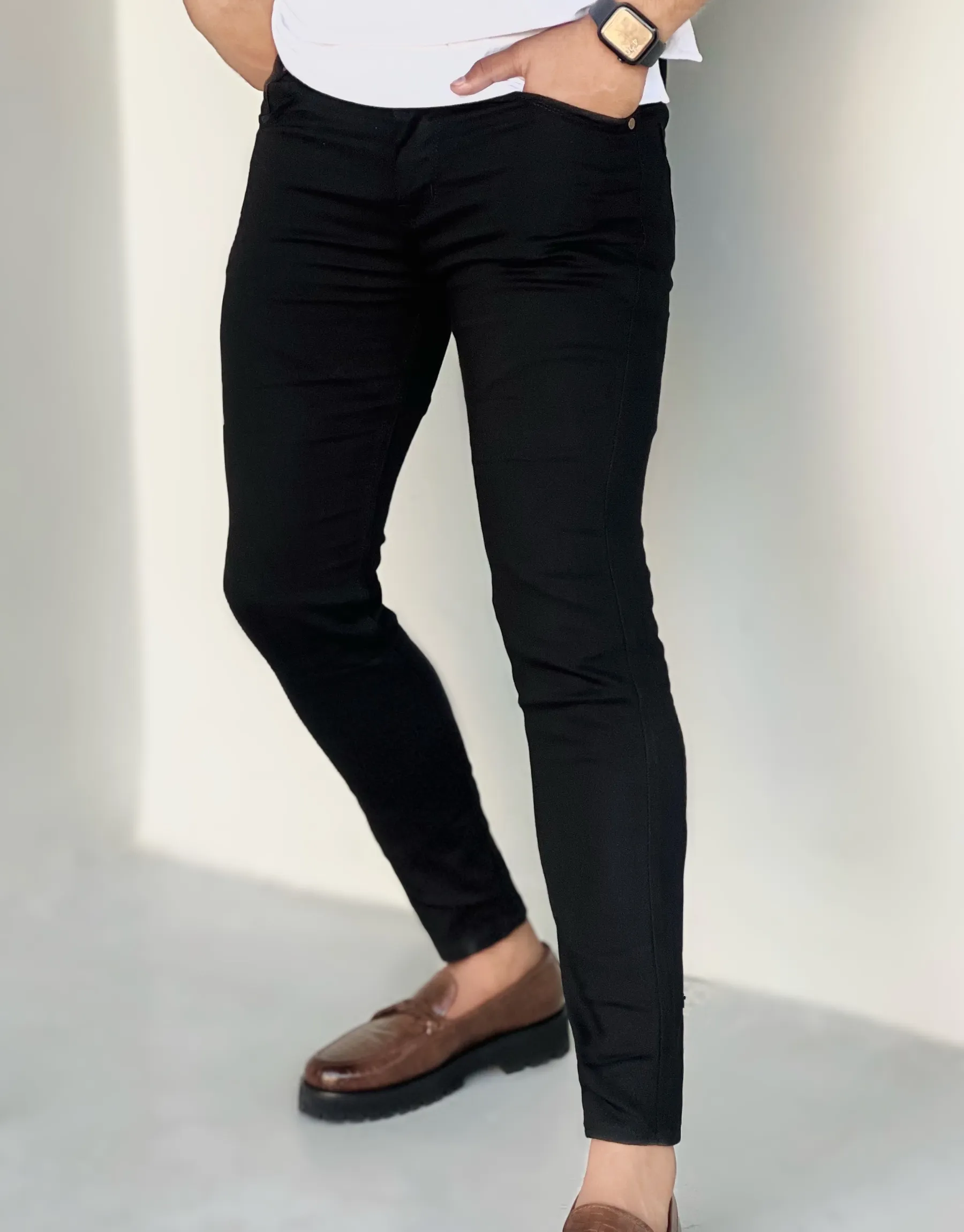 STRETCHABLE SLIM FIT JEANS (JET BLACK) 01