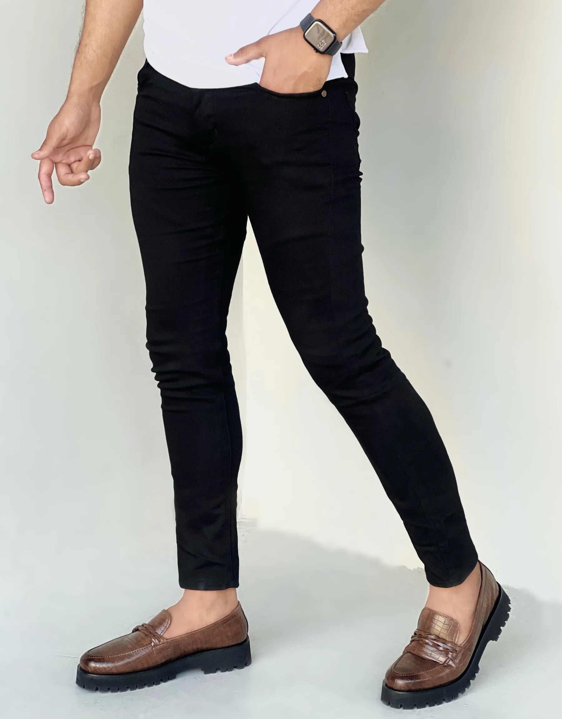 STRETCHABLE SLIM FIT JEANS (JET BLACK) 01