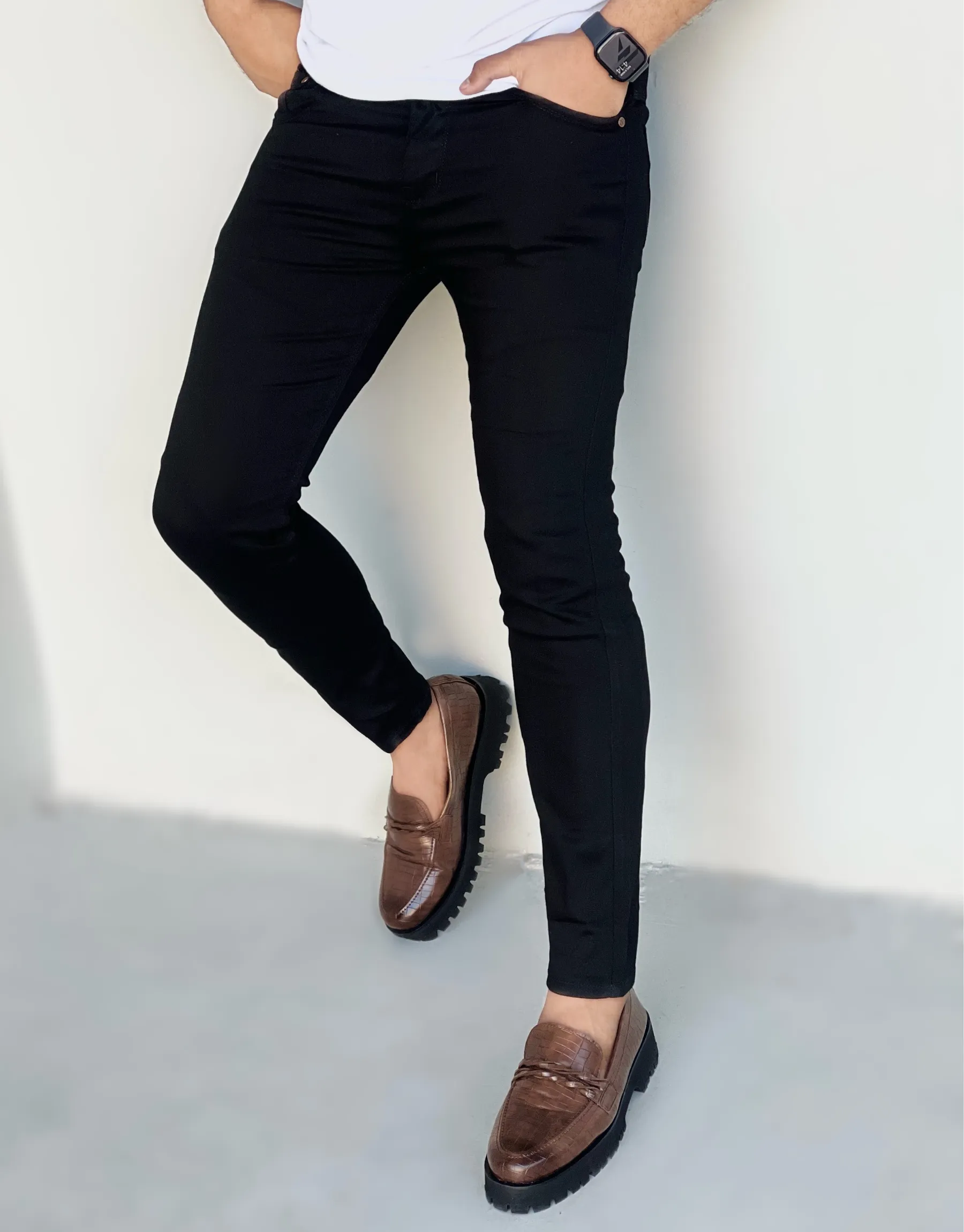 STRETCHABLE SLIM FIT JEANS (JET BLACK) 01