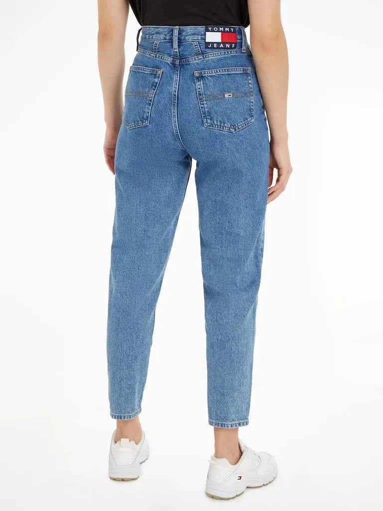 Tommy Jeans | Mom Tapered Jeans mit ultrahohem Bund | 1AB Denimlight