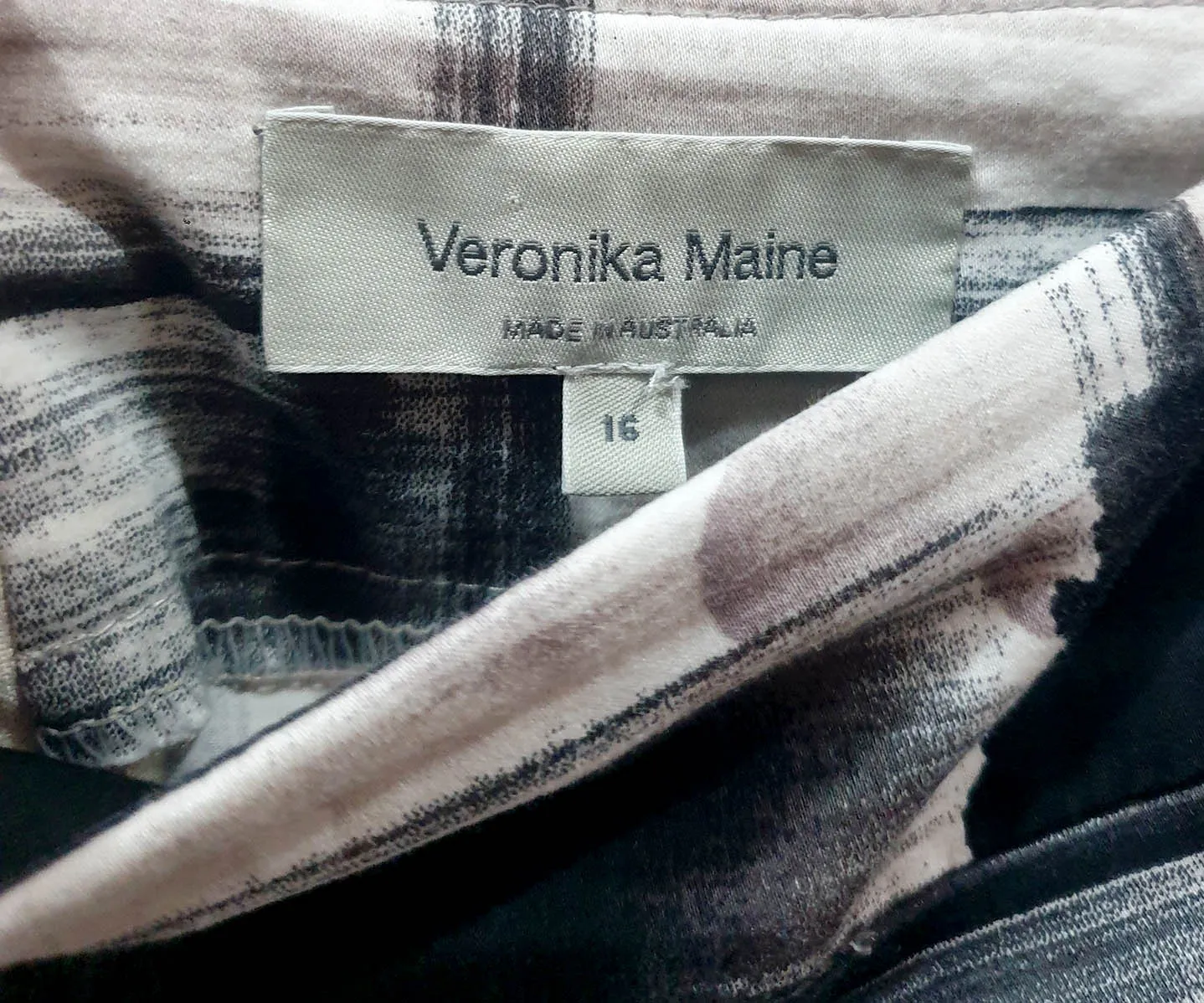 Veronica Mane black and white print skirt size 16
