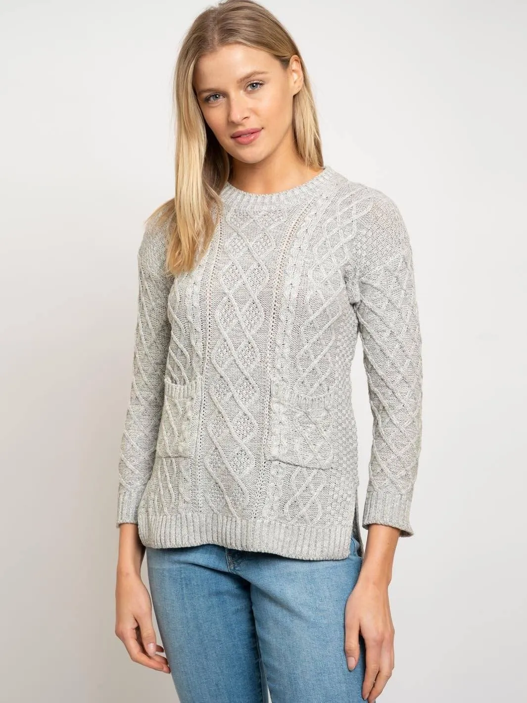 WOMEN'S FRONT POCKETS SWEATER