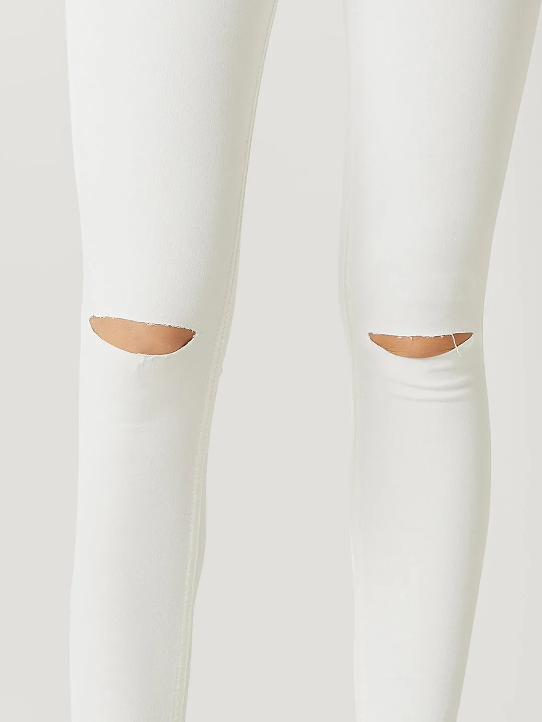 Women's White Skinny Mid-Rise Knee-Slit Stretchable Denim Jeans