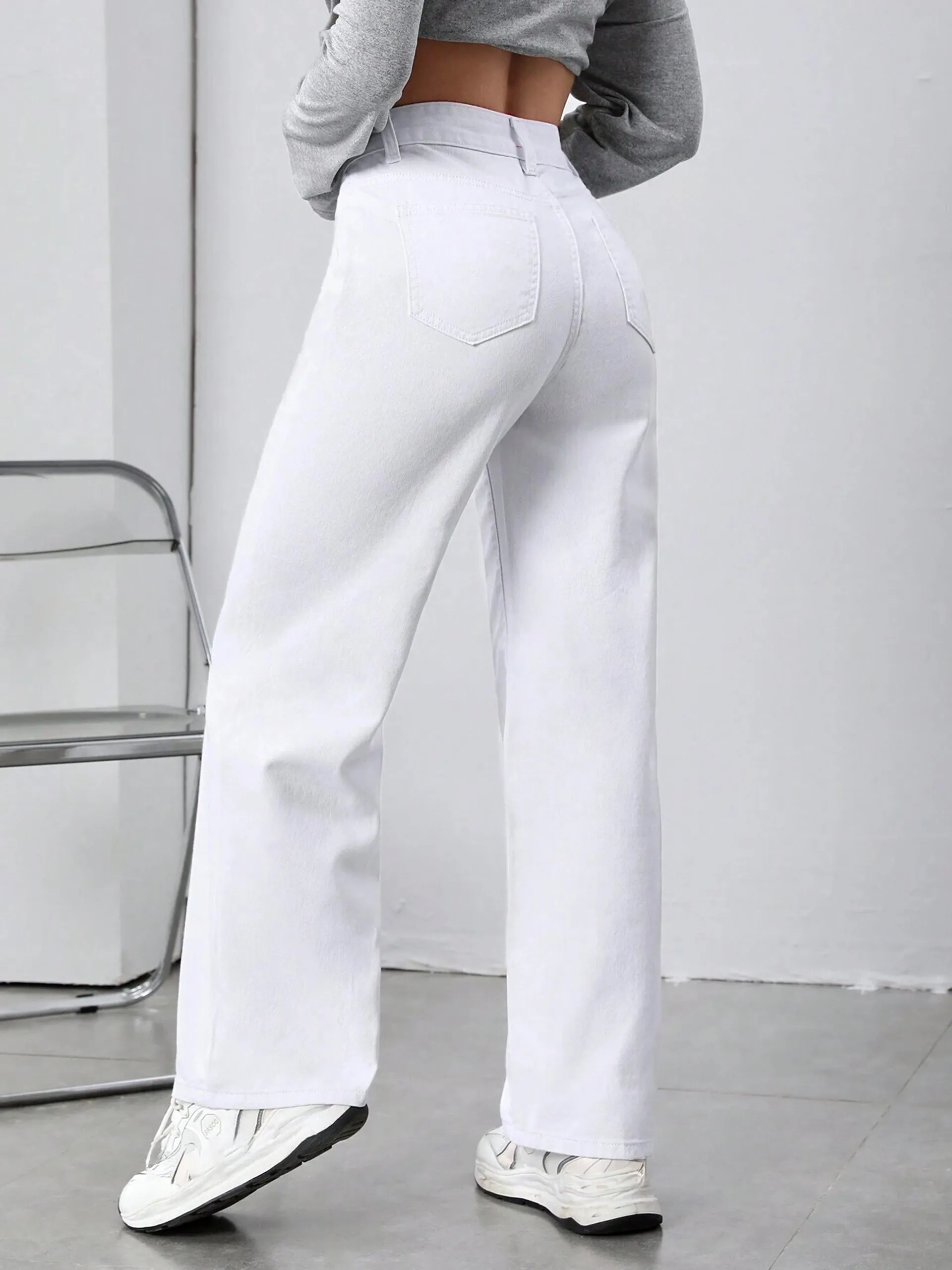 Women's White Straight High-Rise Clean-Look Regular-Length Stretchable Denim Jeans